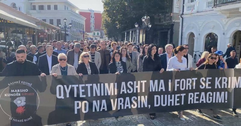 PD, rreth 200 vetë në shesh në Shkodër por zgjedhin mënyrën e qetë