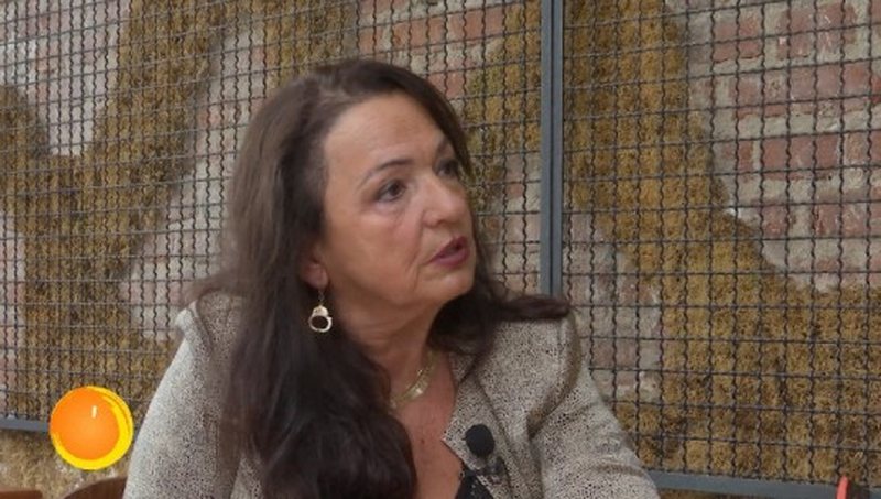 Alida Hisku komenton gjëndjen e Parashqevi Simakut: Emigracioni sjell edhe viktima. Duhet ta ndihmojmë e jo të përhapim video që prishin dinjitetin e saj