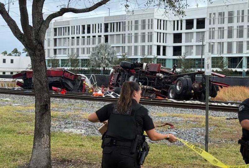 VIDEO/ Treni përplaset me zjarrfikësen në SHBA, 15 të lënduar