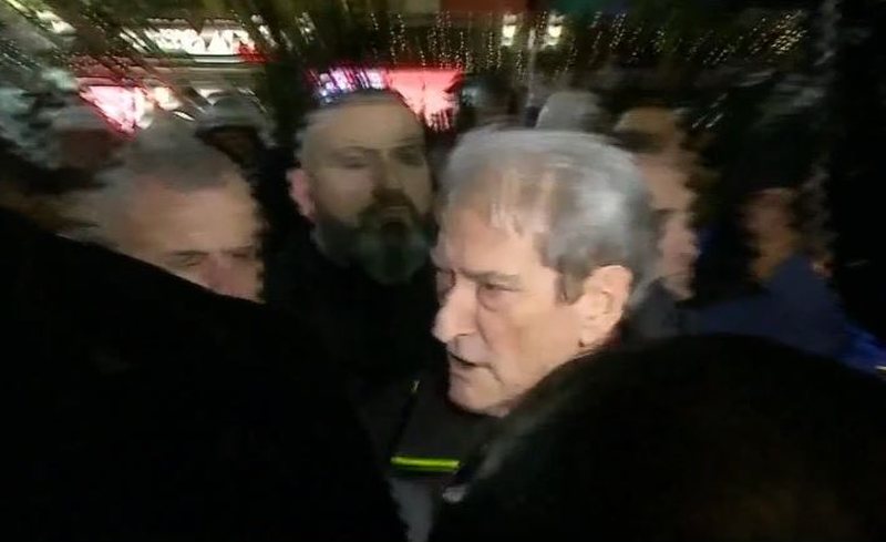 Berisha kërcënon policinë dhe Ramën për vilanin e Gjekmarkajt! Policia e Shtetit i përgjigjet për “dhunën” ndaj N/kryetarit të Kuvendit në rolin e protestuesit