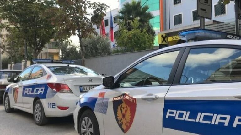 Bënë efektivët e policisë për spital dhe më pas u larguan: Ja si u arratisen emigrantët nga qendra e pritjes në Durrës