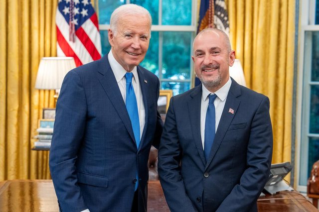 Ftohet në ceremoninë e Trump, KQZ ndalon ambasadorin shqiptar në SHBA të marrë pjesë. Vendimi kthehet nga Celibashi